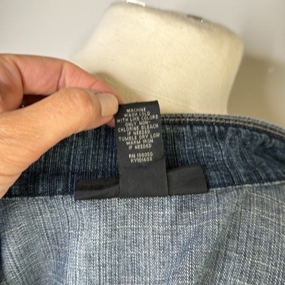 Venezia  Denim Jacket mock neck. Size 18/20 - Picture 9 of 10